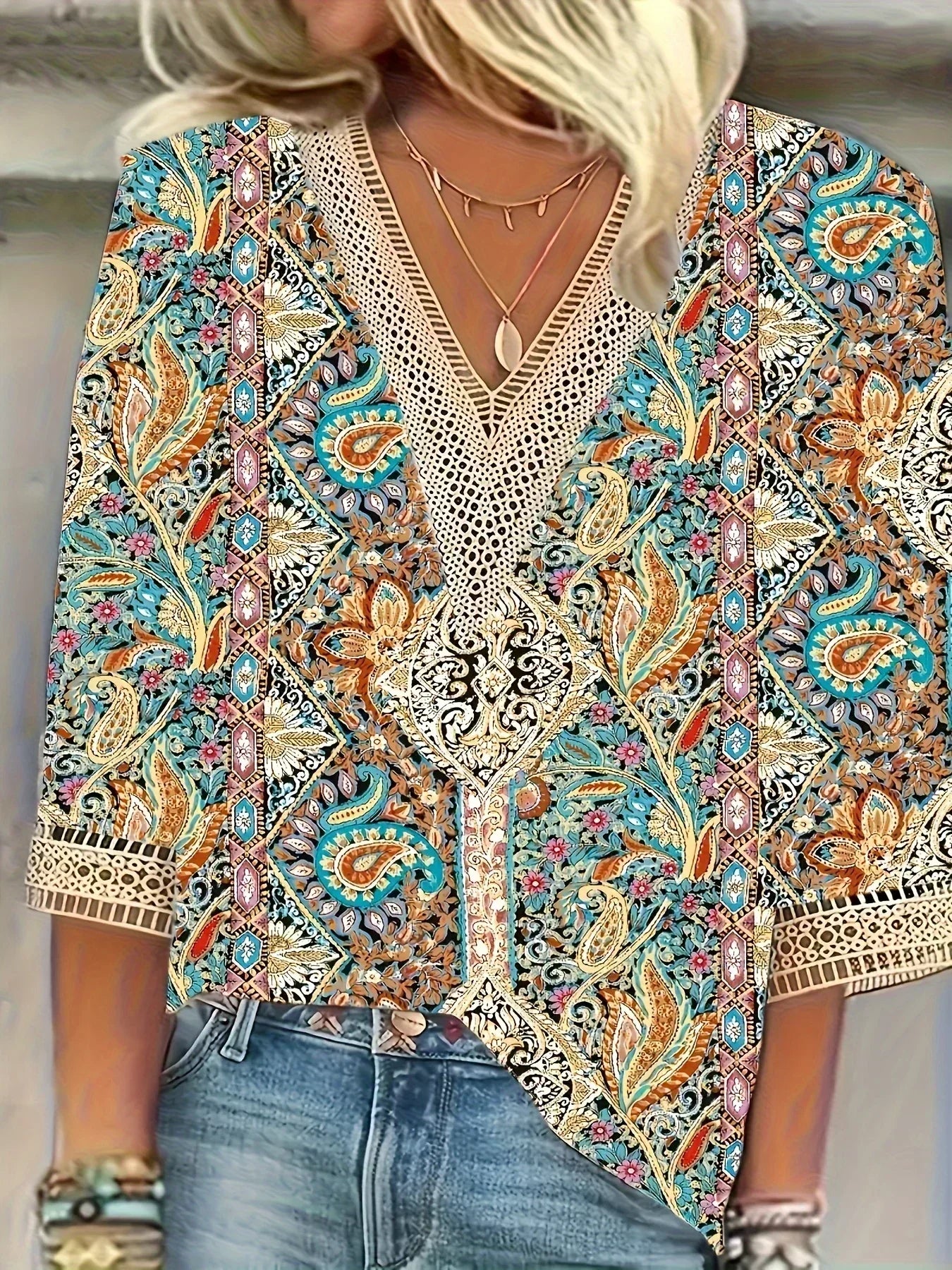 Janine™ | Blusa elegante con scollatura a V in pizzo
