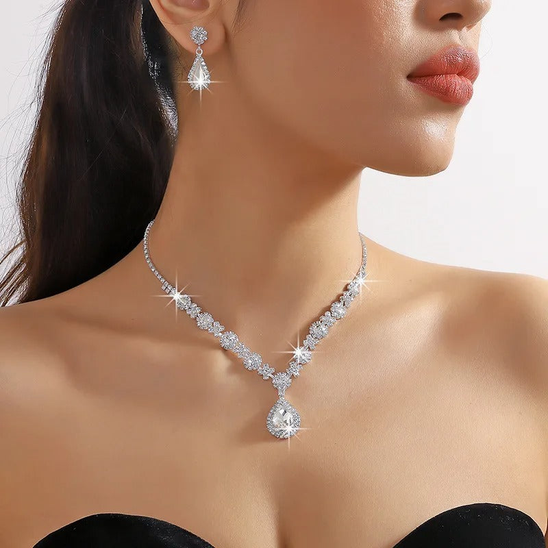 Gwenelivra - Set di gioielli Elegante in Zirconia Blu Profondo