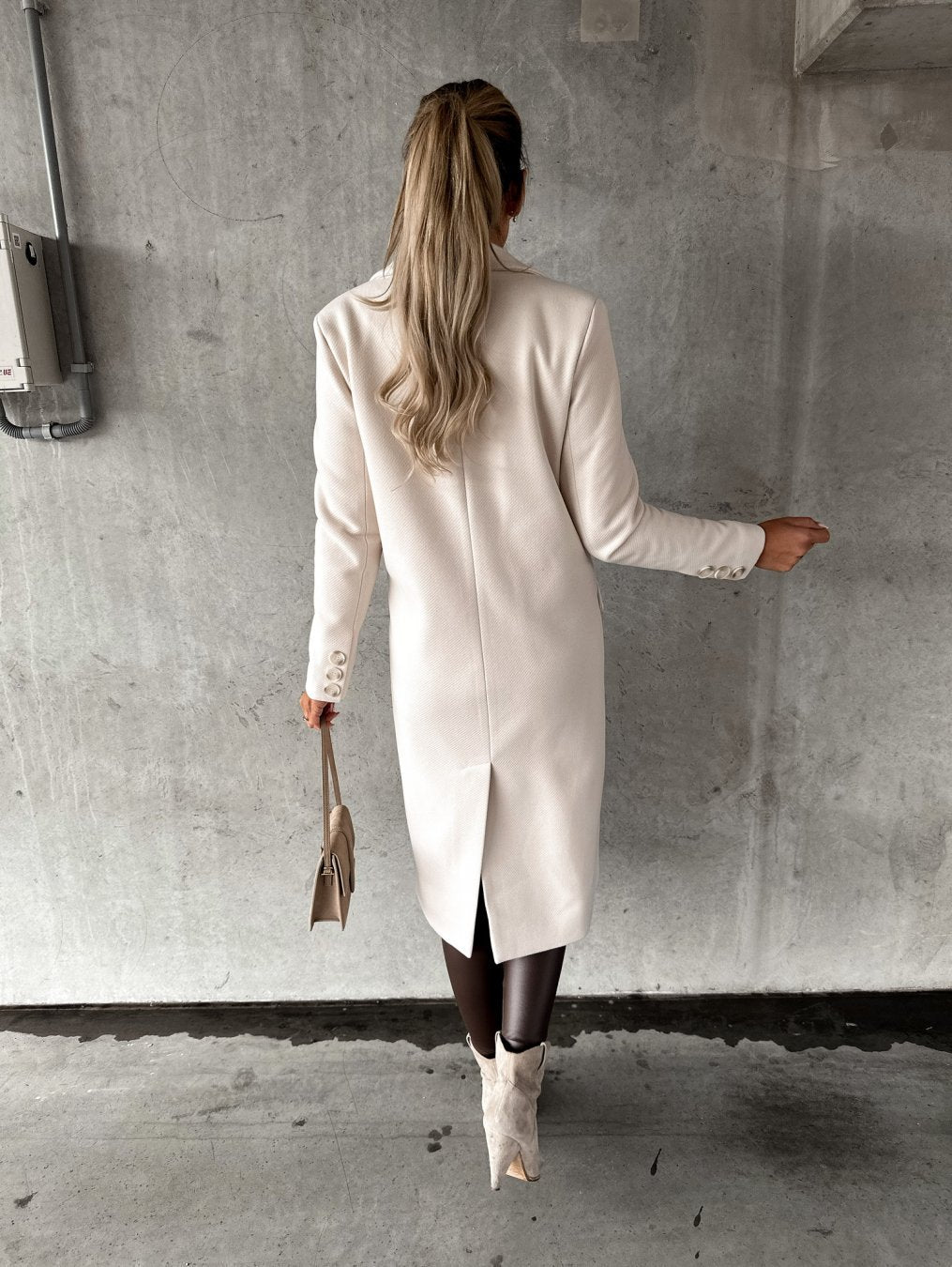 MONIQUE – MANTELLO LUNGO ELEGANTE A DOPPIO PETTO