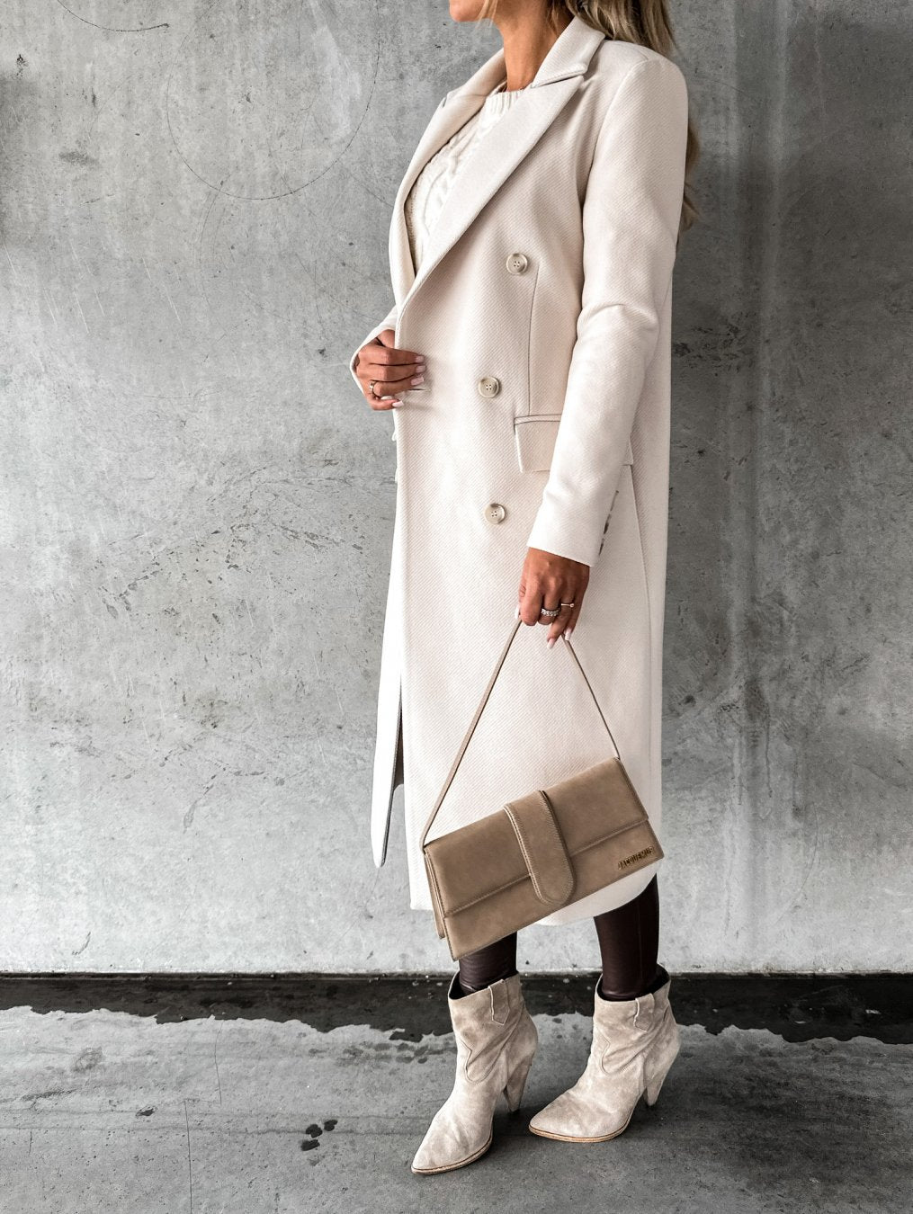 MONIQUE – MANTELLO LUNGO ELEGANTE A DOPPIO PETTO