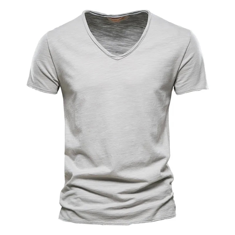 Léon™ | T-Shirt Uomo Base con Scollatura a V Profonda