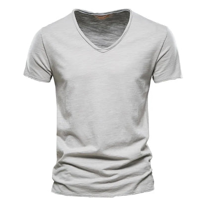 Léon™ | T-Shirt Uomo Base con Scollatura a V Profonda