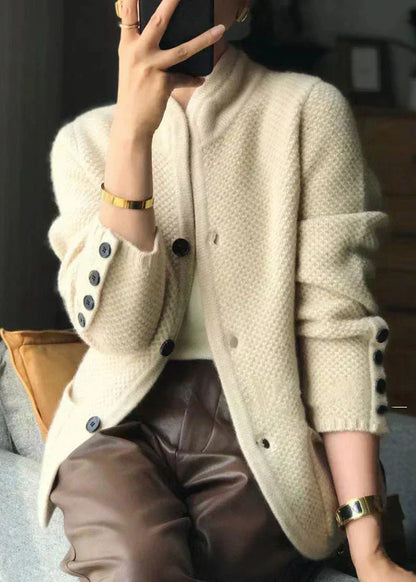 JOYCE – IL CALDO MAGLIONE CON CAPPOTTO