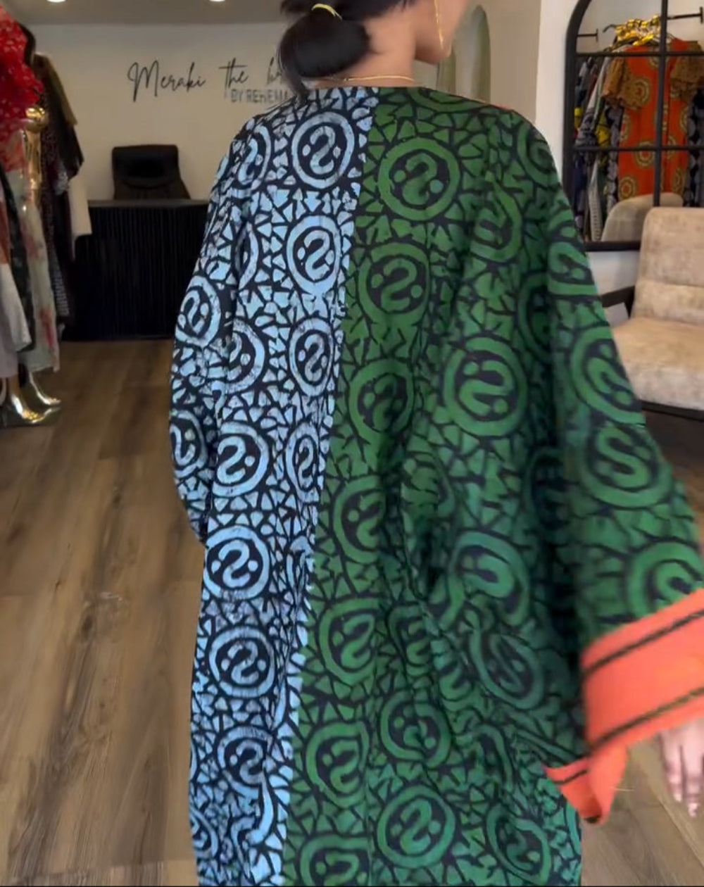 IMANI – ABITO MAXI KAFTANO V-NECK CON STAMPA AFRICANA