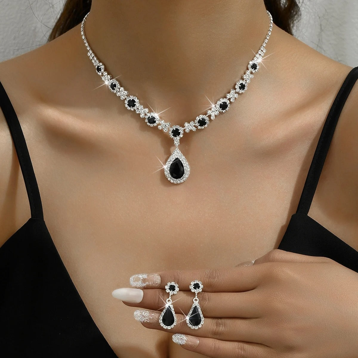 Gwenelivra - Set di gioielli Elegante in Zirconia Blu Profondo