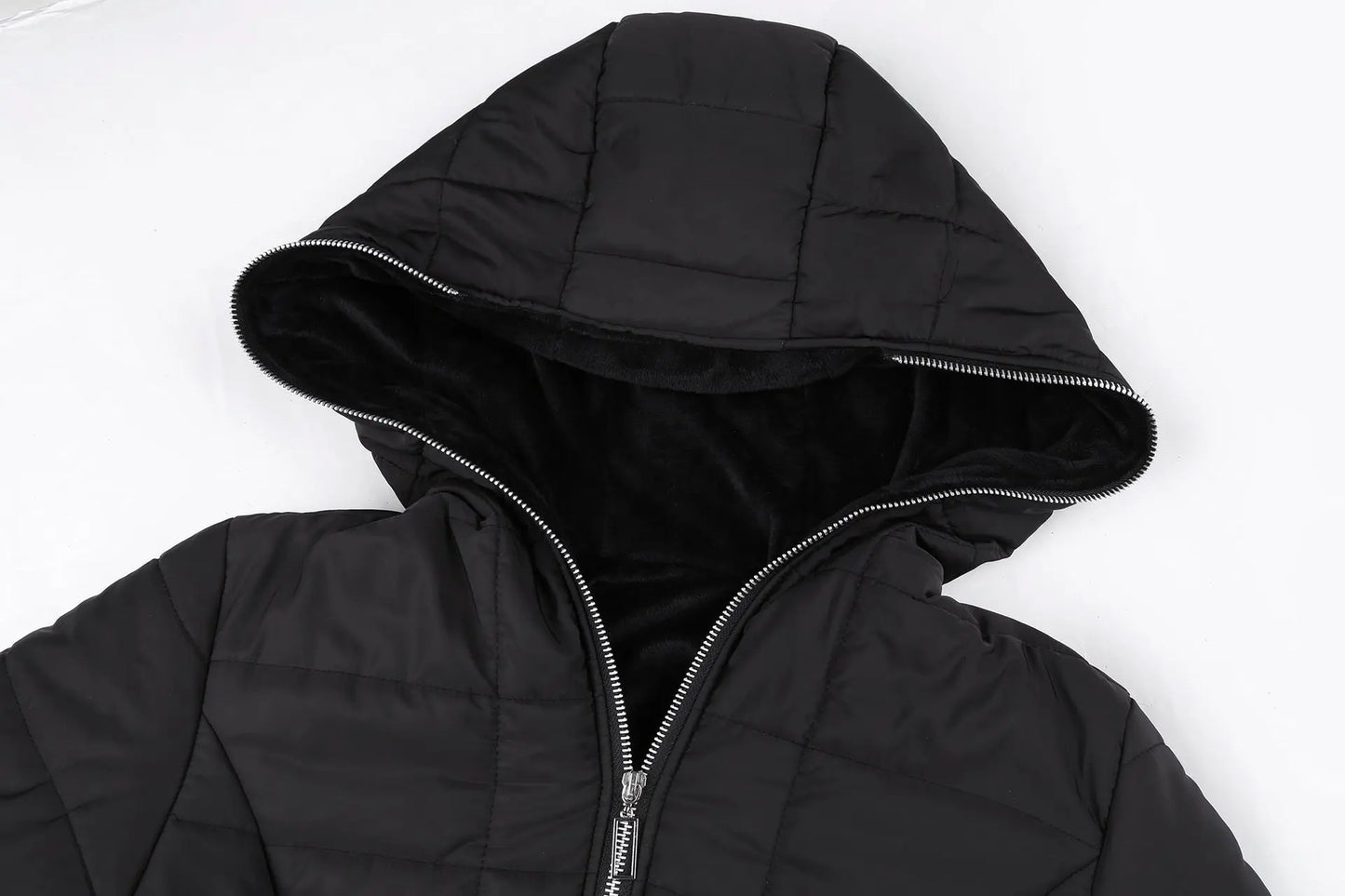 VALERIA – ELEGANTE GIACCA INVERNALE CON CAPPUCCIO