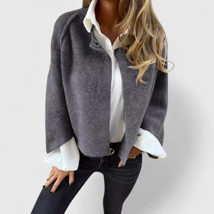 KYLA – GIACCHETTO A BOTTONI CON TEXTURE VIBRANTE